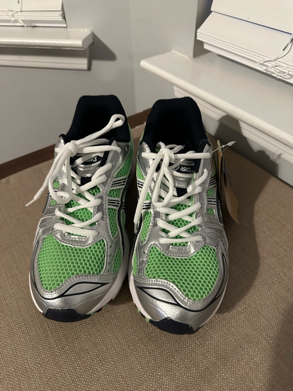 Asics Gel-Kayano 14 Womens Running Shoes Silver Bright Lime 1202A056 size 8 - Picture 3 of 9